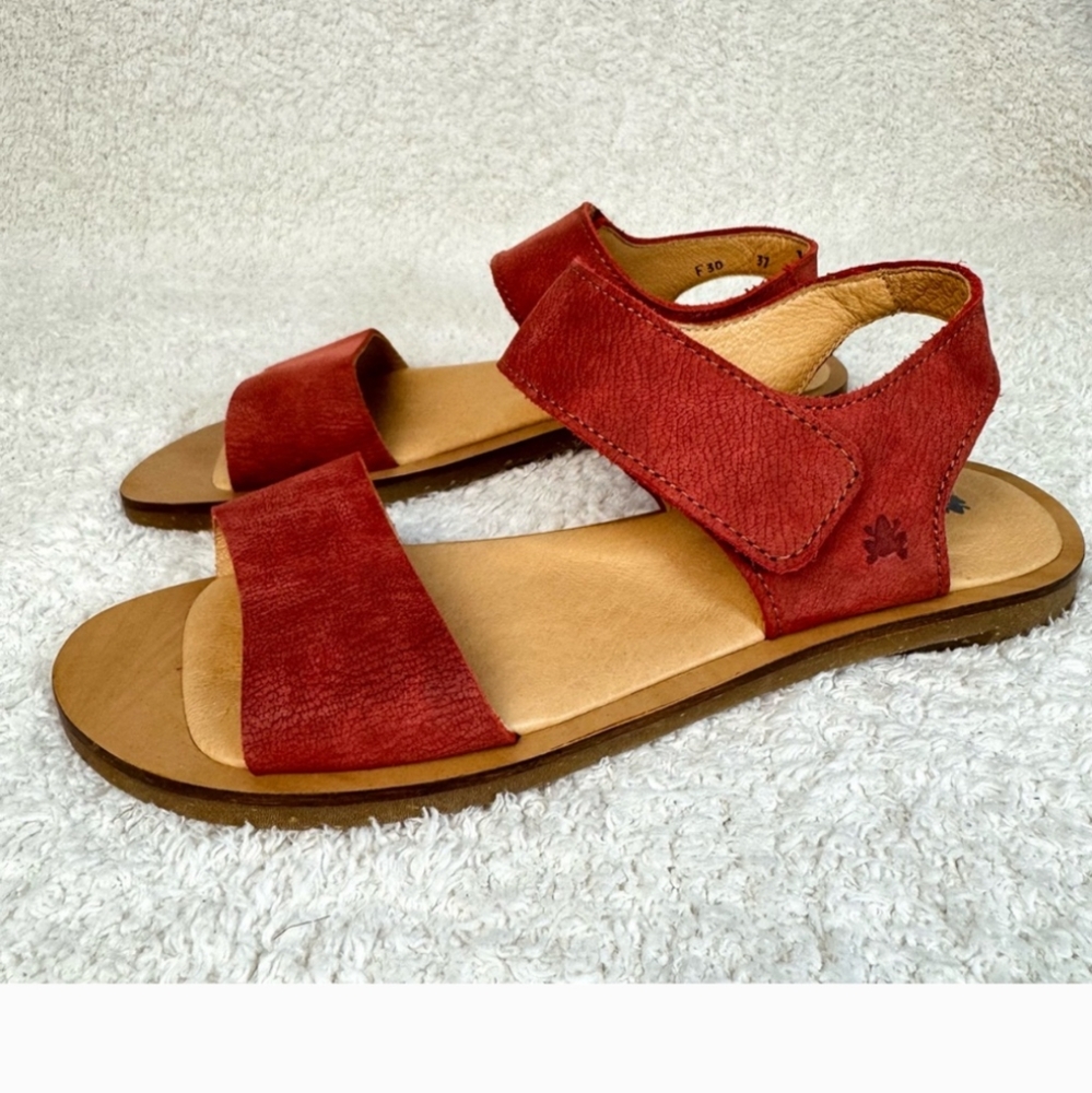 The El Naturalista Tulip NF30 rusty red Size 37 or US 6.5
